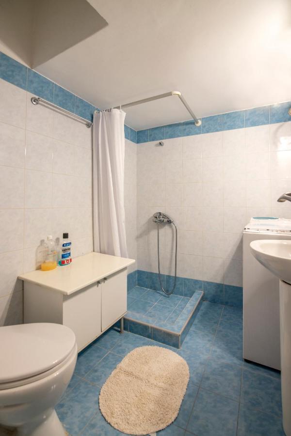 Blue & Red Apartment Athen Exterior foto